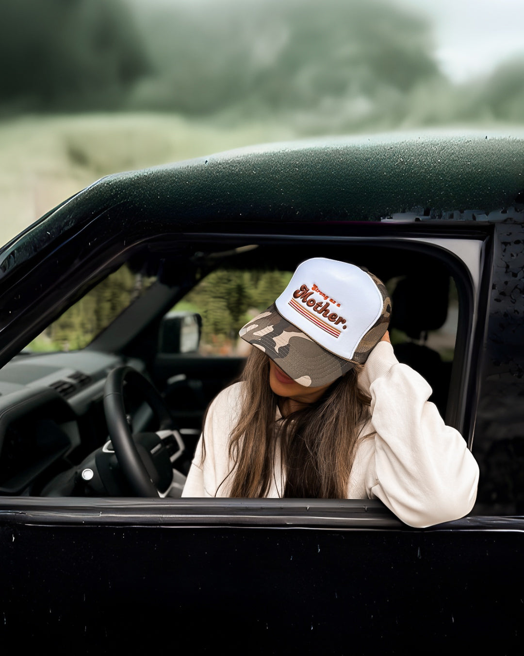 RETRO MOTHER. -  Embroidered Trucker Hat - Camo